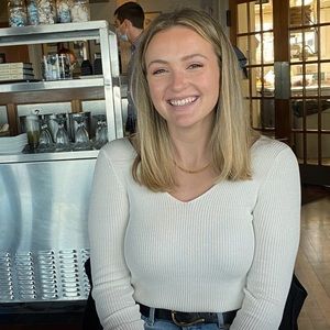 Meet your Posher, Olivia